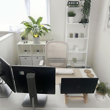 לייסטר Private Guest House - Double Bedroom, En-Suite And Workspace With Private Entrance, First Floor With No Lift And No Full Kitchen מראה חיצוני תמונה