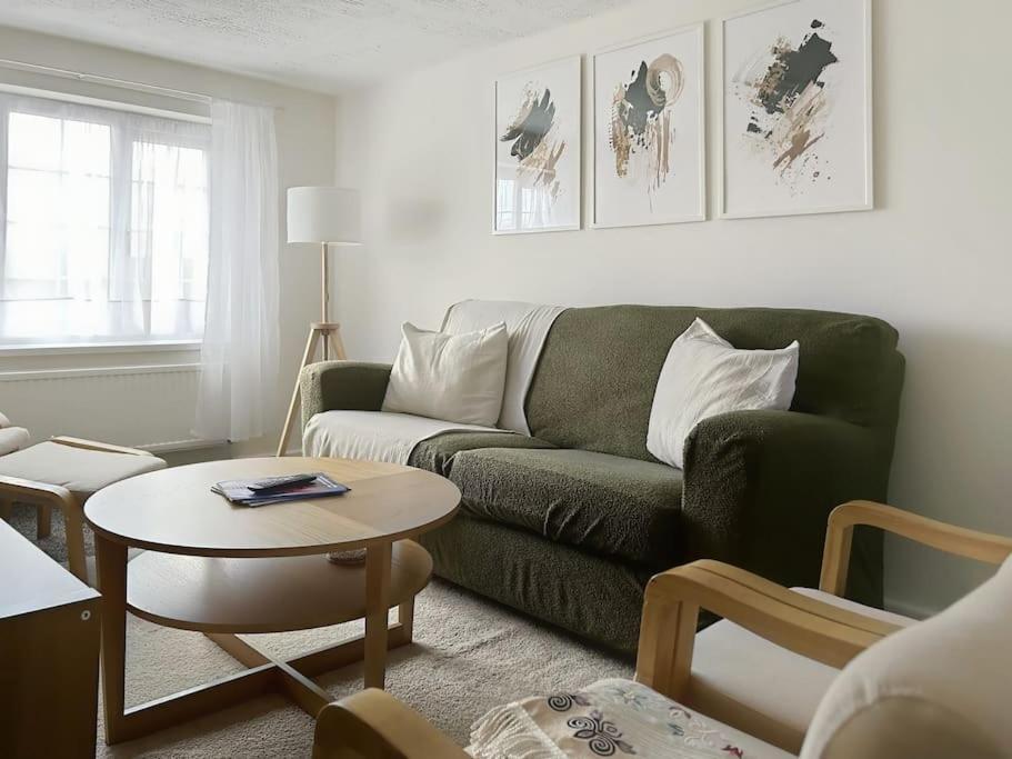 לייסטר Private Guest House - Double Bedroom, En-Suite And Workspace With Private Entrance, First Floor With No Lift And No Full Kitchen מראה חיצוני תמונה